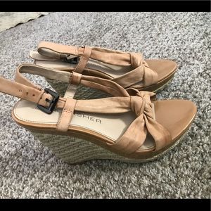 Marc Fisher size 6 wedges